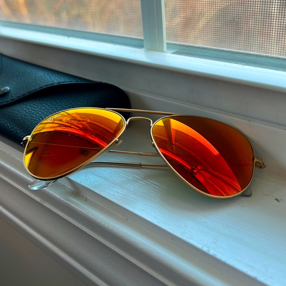 Gold Framed Red/Orange Flare Avaitors